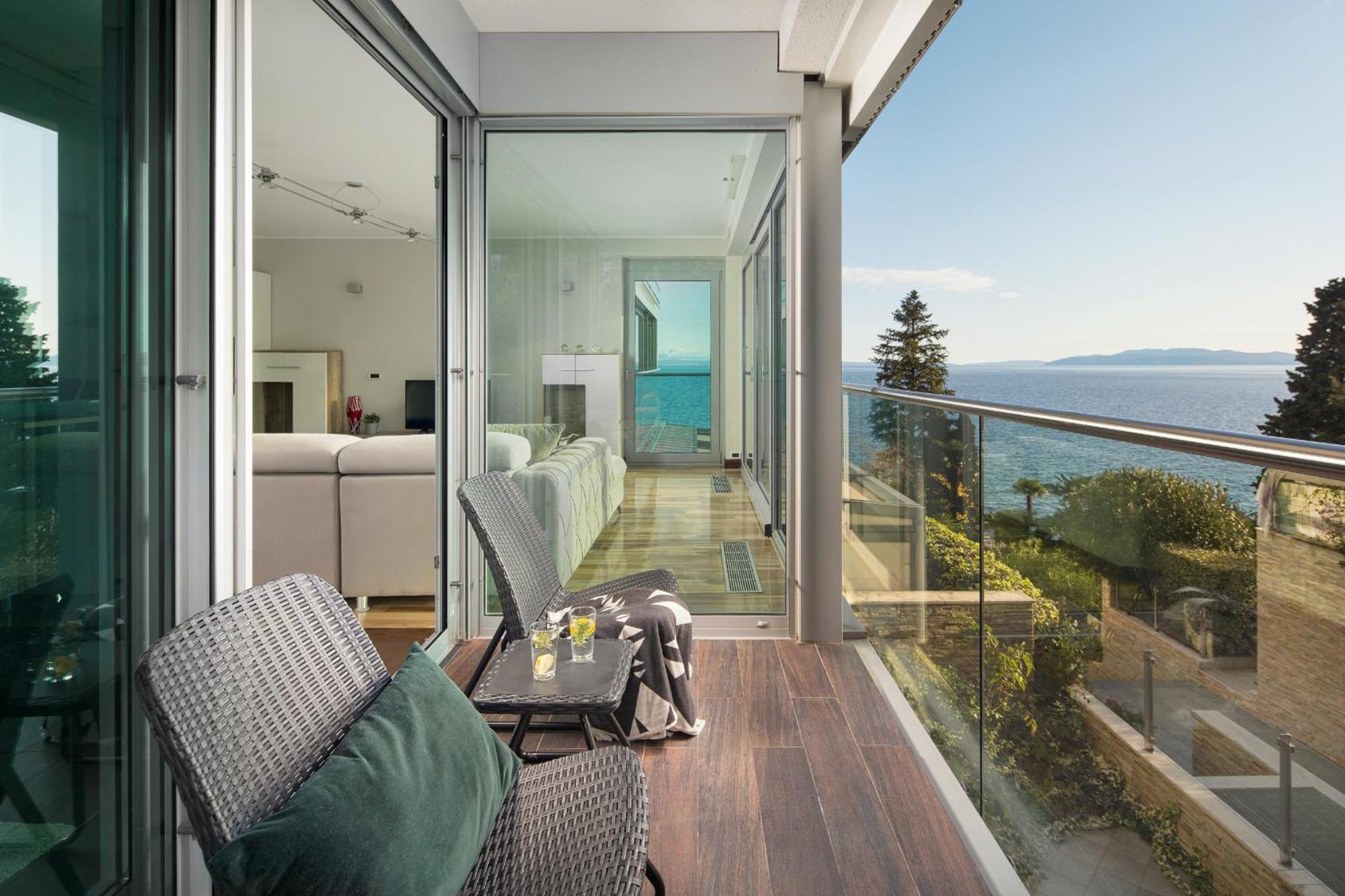 Villa Arentz Residence - Sea Side View Apartments Opatija Exterior foto