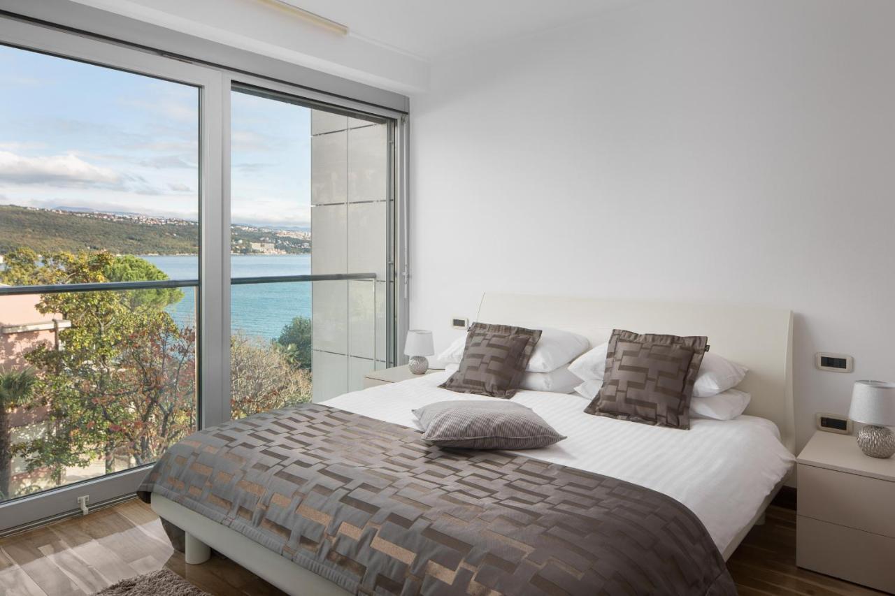 Villa Arentz Residence - Sea Side View Apartments Opatija Exterior foto